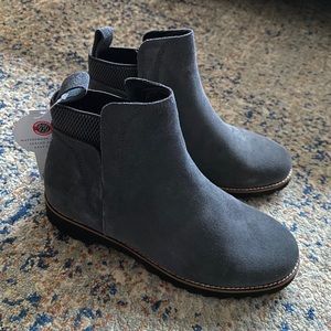 BLONDO Waterproof Booties NWT (Dark Grey 6.5)
